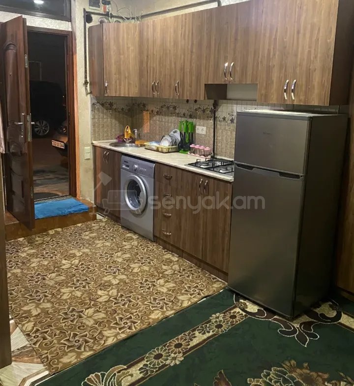 1 Սենյականոց Բնակարան Քարե Շենքում, 32քմ, 1/1 հարկ, Կապիտալ Վերանորոգված, Կահավորված
