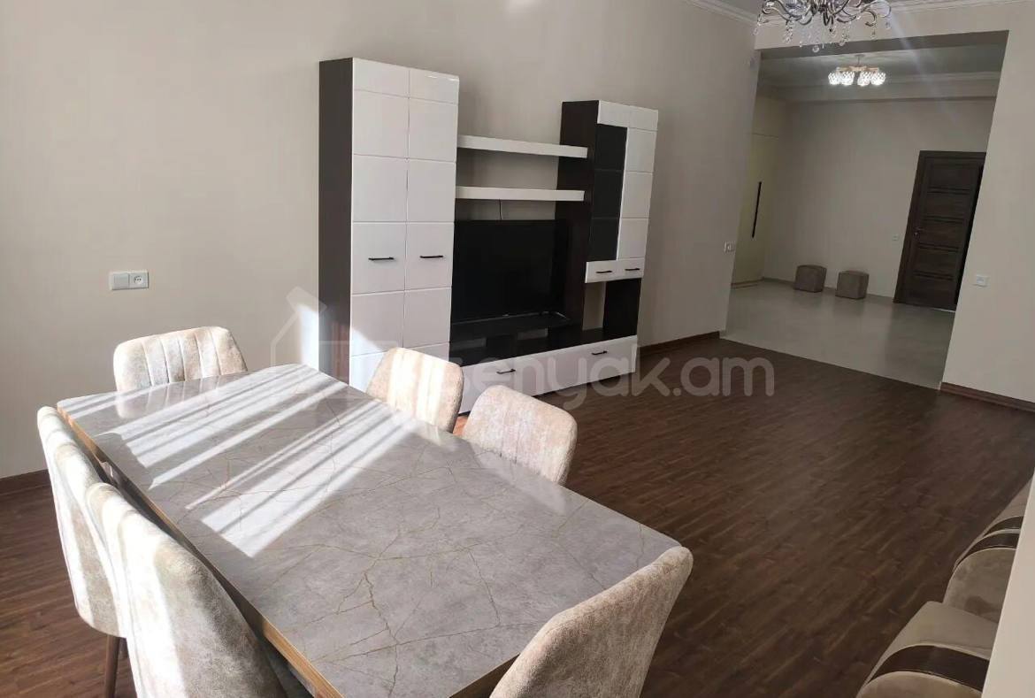 3 Սենյականոց Բնակարան, 99քմ, 7/8 հարկ, Կապիտալ Վերանորոգված, Կահավորված, Արևկող