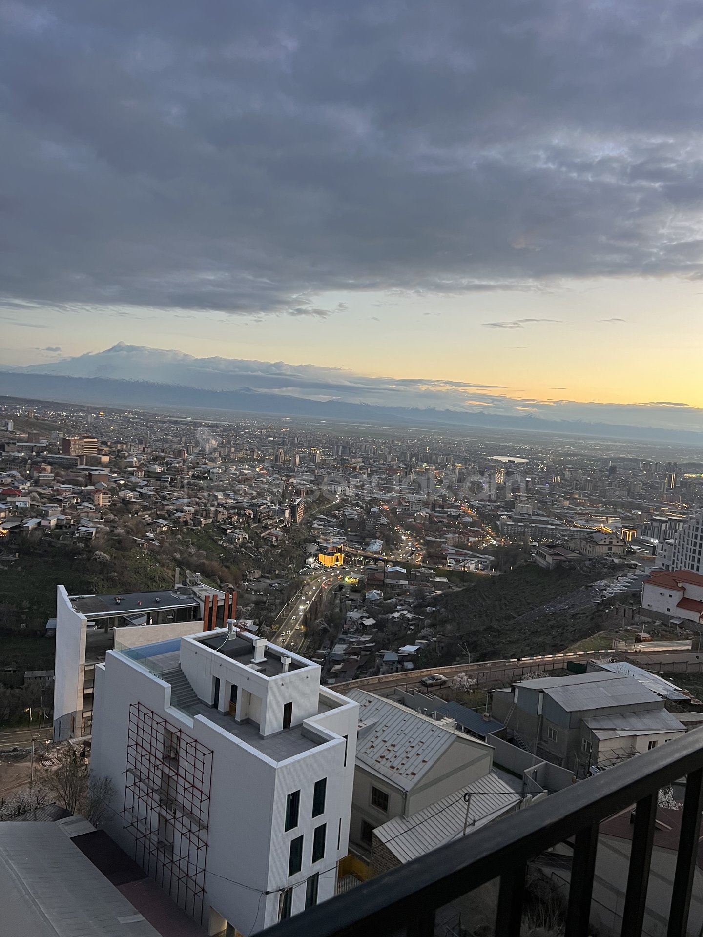 2 Սենյականոց Բնակարան Նորակառույցում, 61քմ, 11/16 հարկ, Դիզայներական Վերանորոգված