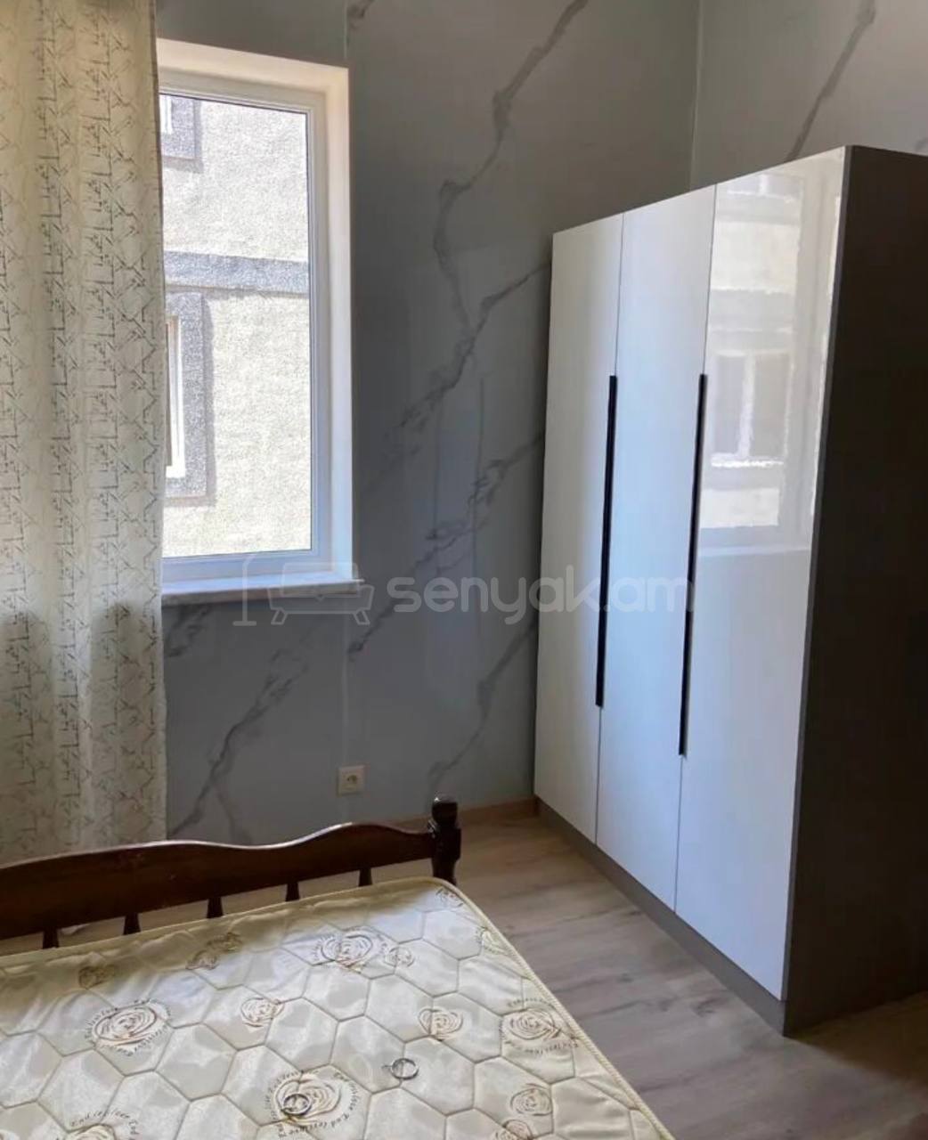 3 Սենյականոց Բնակարան Քարե Շենքում, 70քմ, 2/4 հարկ, Կապիտալ Վերանորոգված, Կահավորված, Արևկող