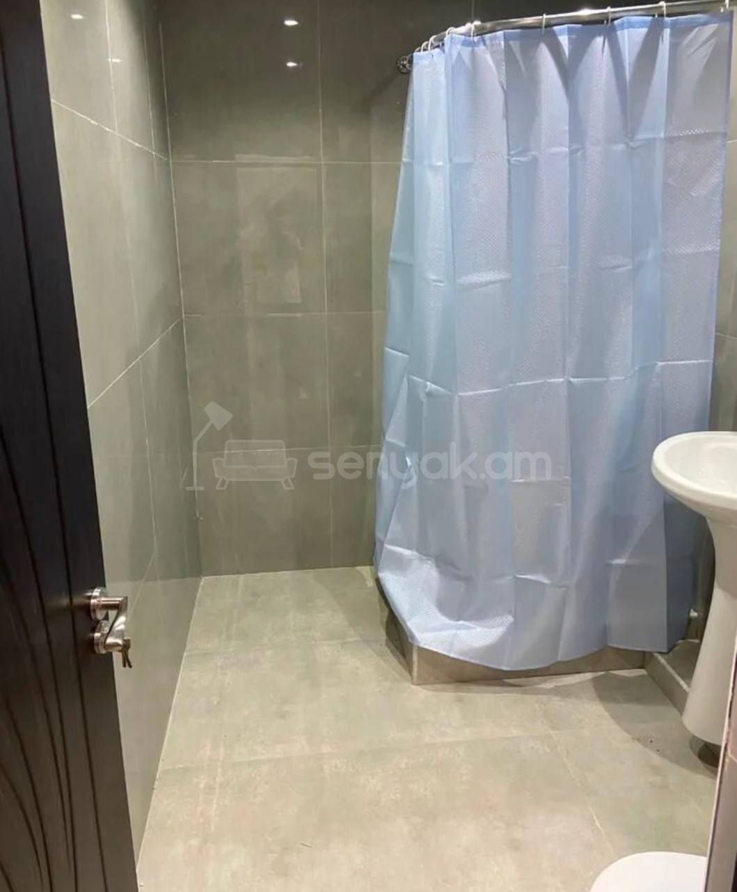 3 Սենյականոց Բնակարան Քարե Շենքում, 70քմ, 2/4 հարկ, Կապիտալ Վերանորոգված, Կահավորված, Արևկող
