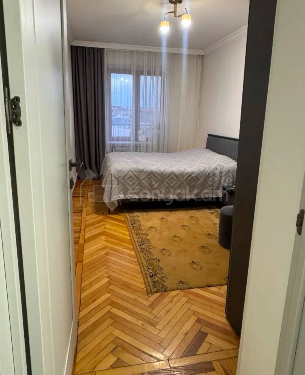 3 Սենյականոց Բնակարան Քարե Շենքում, 74քմ, 5/5 հարկ, Կապիտալ Վերանորոգված