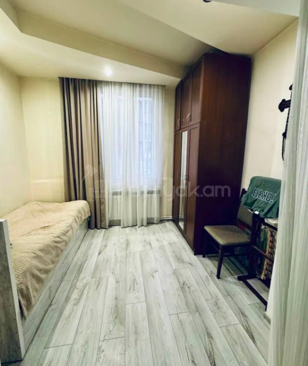 3 Սենյականոց Բնակարան Քարե Շենքում, 74քմ, 5/5 հարկ, Կապիտալ Վերանորոգված