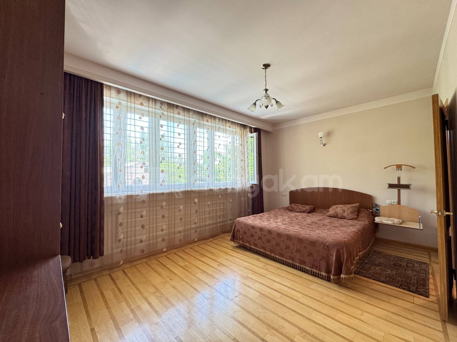 4 Սենյականոց Սեփական Տուն, 402քմ, Նորմալ Վիճակում, Ավտոտնակով