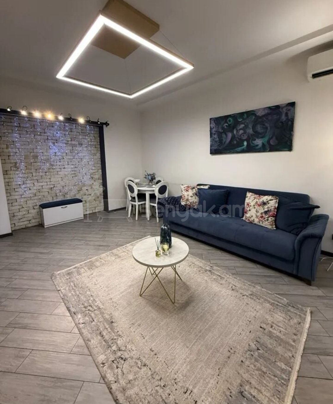 2 Սենյականոց Բնակարան Քարե Շենքում, 47քմ, 3/4 հարկ, Դիզայներական Վերանորոգված
