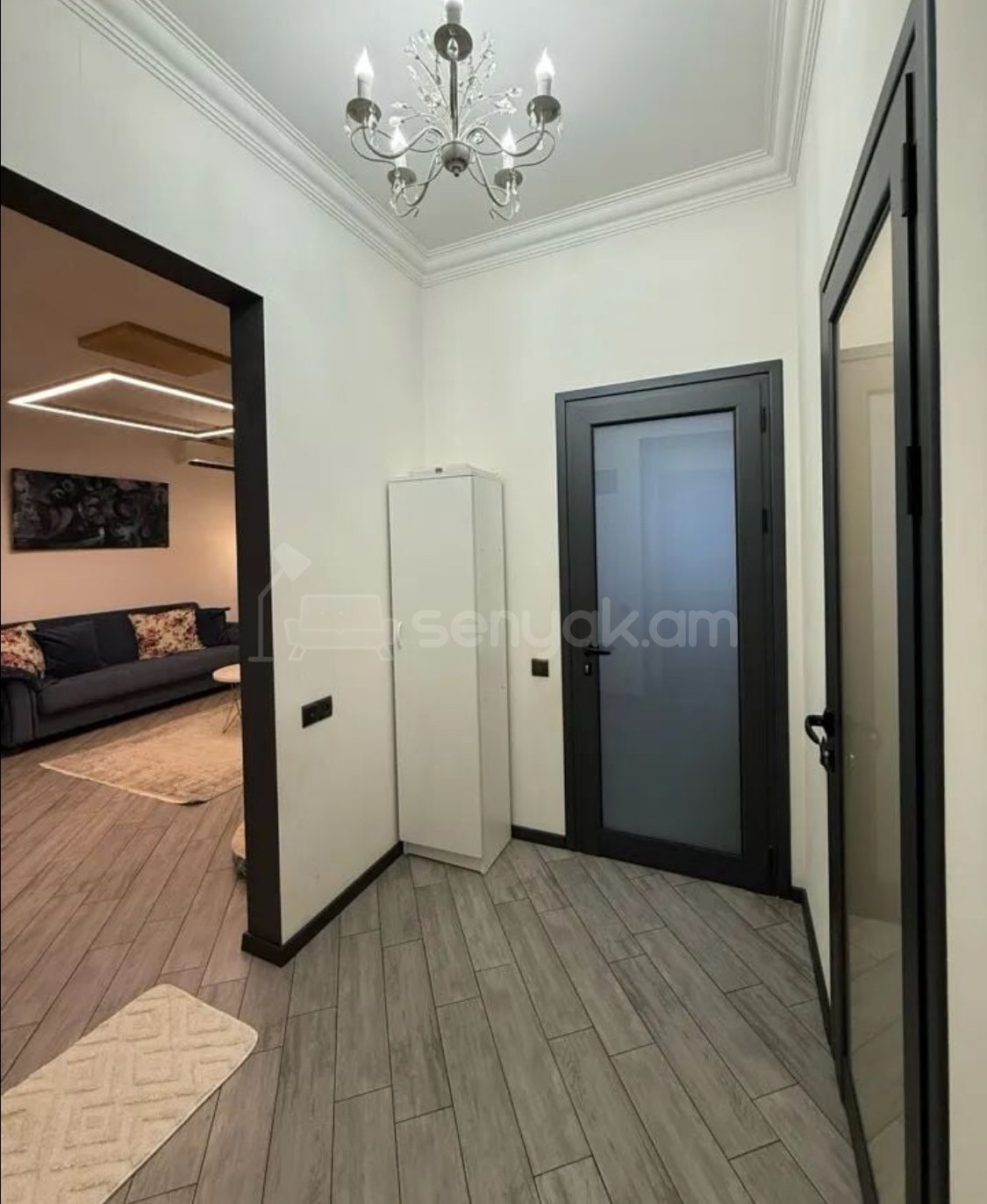 2 Սենյականոց Բնակարան Քարե Շենքում, 47քմ, 3/4 հարկ, Դիզայներական Վերանորոգված