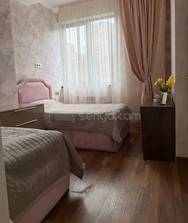 4 Սենյականոց Բնակարան Նորակառույցում, 100քմ, 3/16 հարկ, Դիզայներական Վերանորոգված