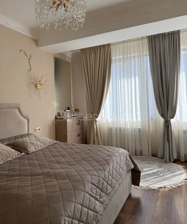 4 Սենյականոց Բնակարան Նորակառույցում, 100քմ, 3/16 հարկ, Դիզայներական Վերանորոգված
