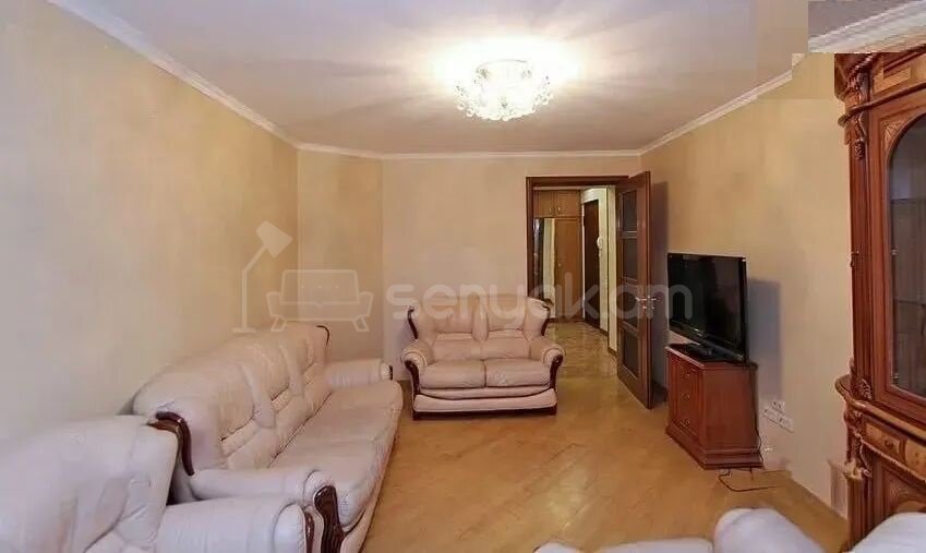 3 Սենյականոց Բնակարան Քարե Շենքում, 74քմ, 4/5 հարկ, Կապիտալ Վերանորոգված