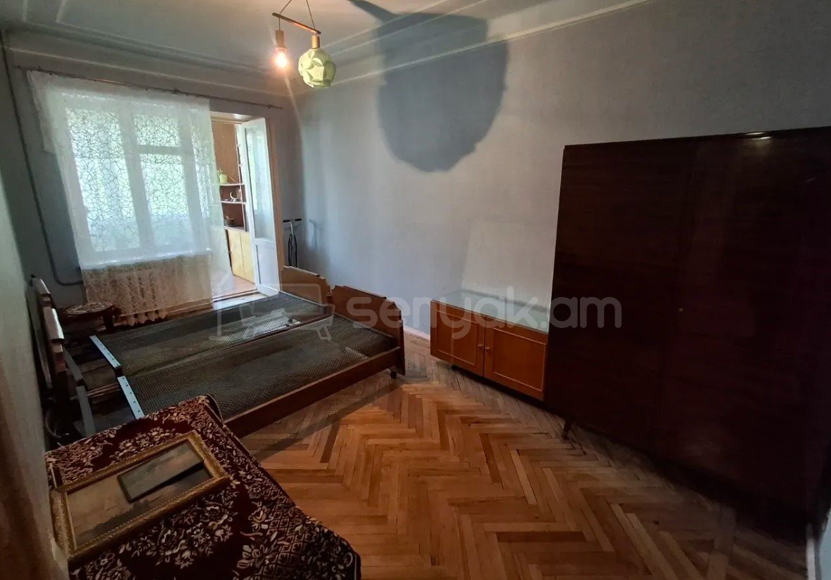 2 Սենյականոց Բնակարան Քարե Շենքում, 60քմ, 4/5 հարկ, Պետական Վիճակում