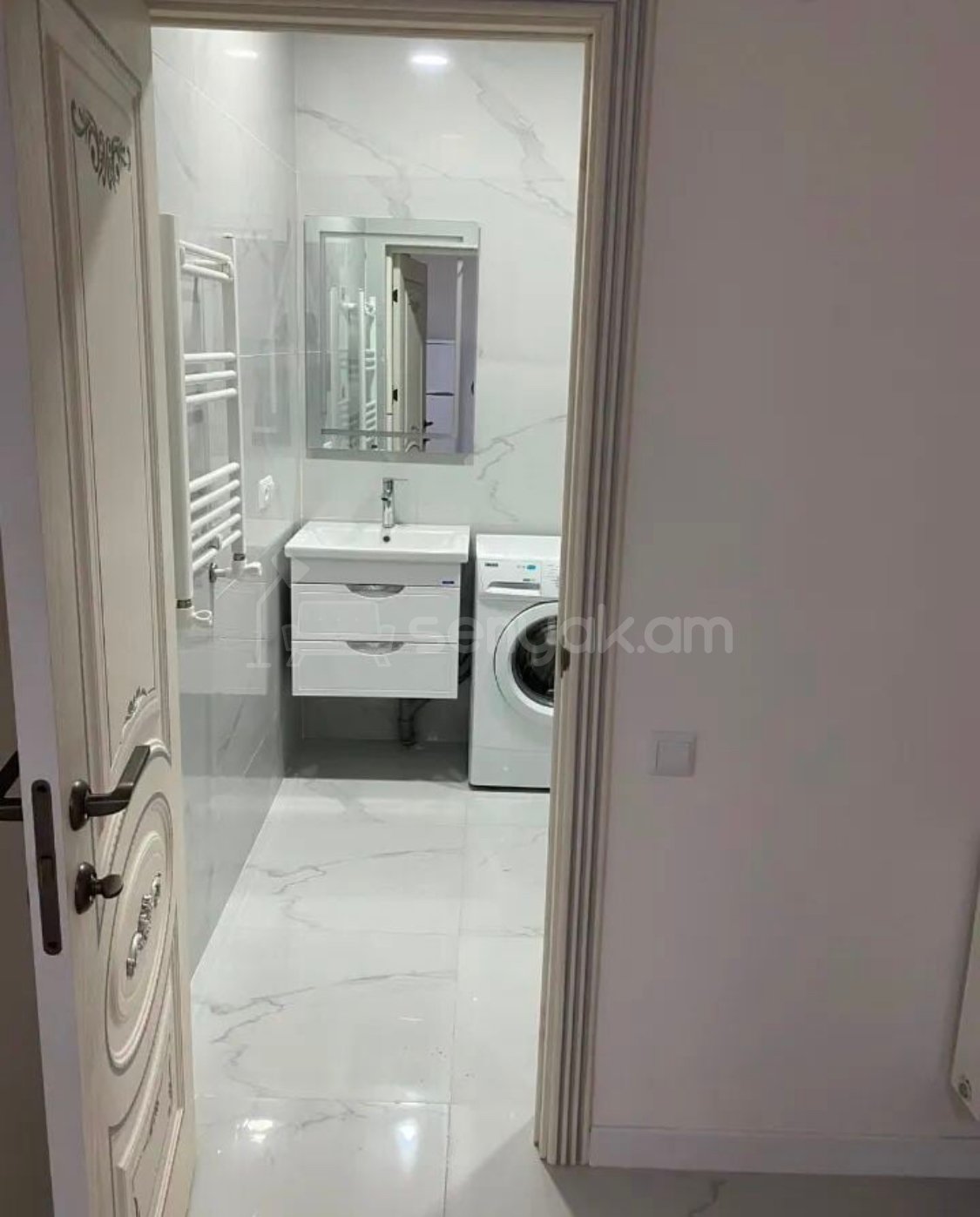 3 Սենյականոց Բնակարան Նորակառույցում, 61քմ, 3/12 հարկ, Կապիտալ Վերանորոգված, Կահավորված