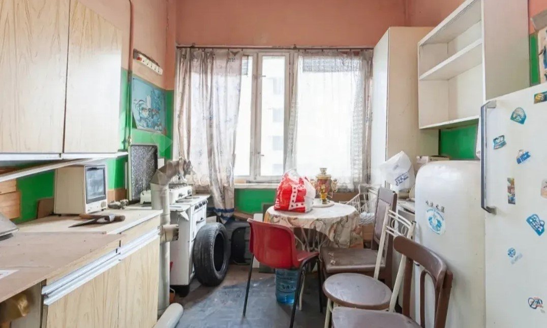 2 Սենյականոց Բնակարան Քարե Շենքում, 91քմ, 4/4 հարկ, Պետական Վիճակում