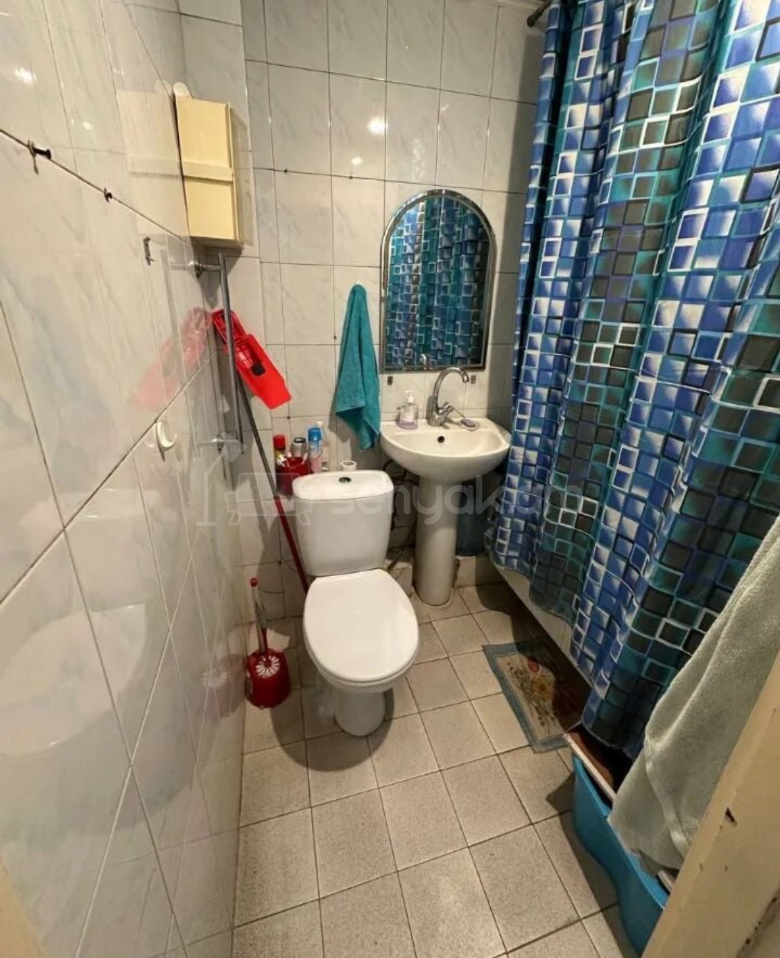 3 Սենյականոց Բնակարան Քարե Շենքում, 70քմ, 4/4 հարկ, Նորմալ Վիճակում