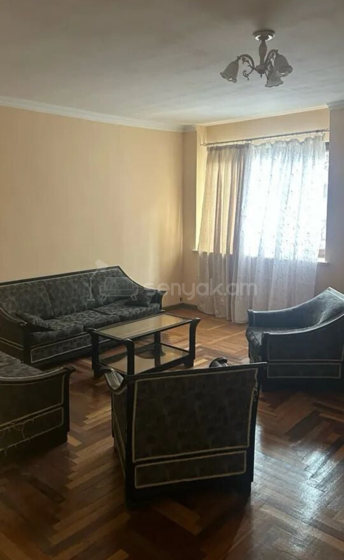 4 Սենյականոց Բնակարան Քարե Շենքում, 99քմ, 2/6 հարկ, Նորմալ Վիճակում