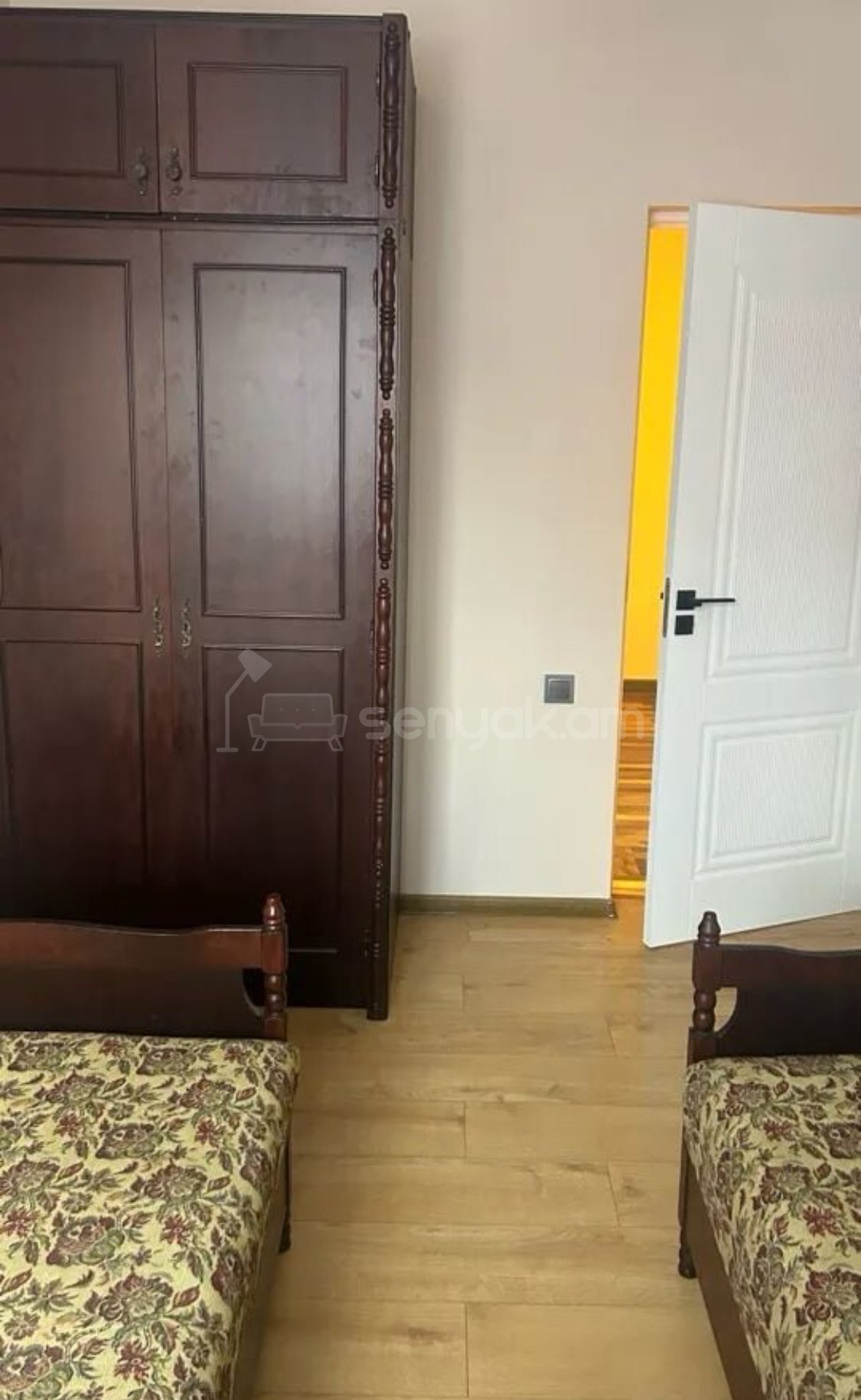 4 Սենյականոց Բնակարան Քարե Շենքում, 99քմ, 2/6 հարկ, Նորմալ Վիճակում