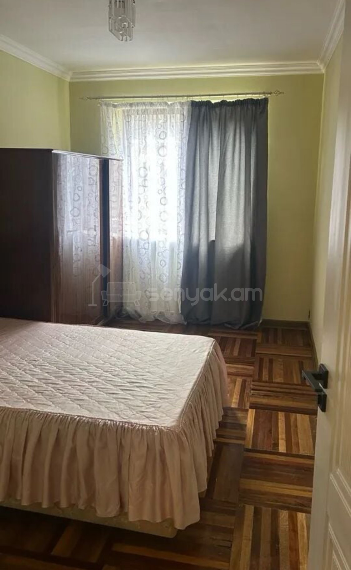 4 Սենյականոց Բնակարան Քարե Շենքում, 99քմ, 2/6 հարկ, Նորմալ Վիճակում