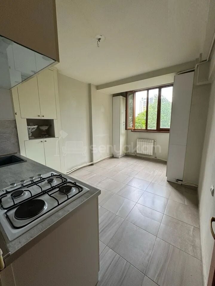 3 Սենյականոց Բնակարան, 76քմ, 3/12 հարկ, Կապիտալ Վերանորոգված
