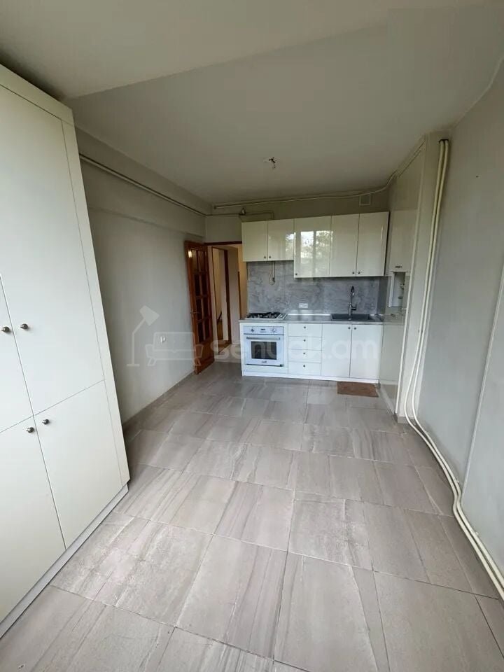 3 Սենյականոց Բնակարան, 76քմ, 3/12 հարկ, Կապիտալ Վերանորոգված