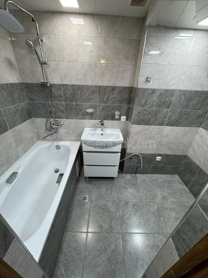 3 Սենյականոց Բնակարան, 76քմ, 3/12 հարկ, Կապիտալ Վերանորոգված