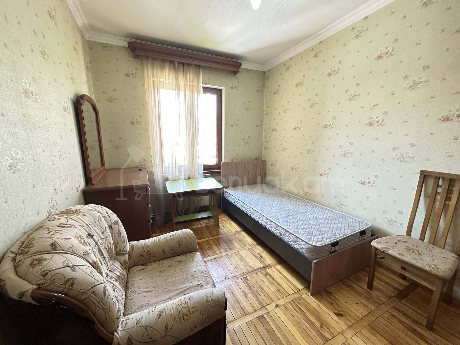 3 Սենյականոց Բնակարան, 80քմ, 8/9 հարկ, Նորմալ Վիճակում