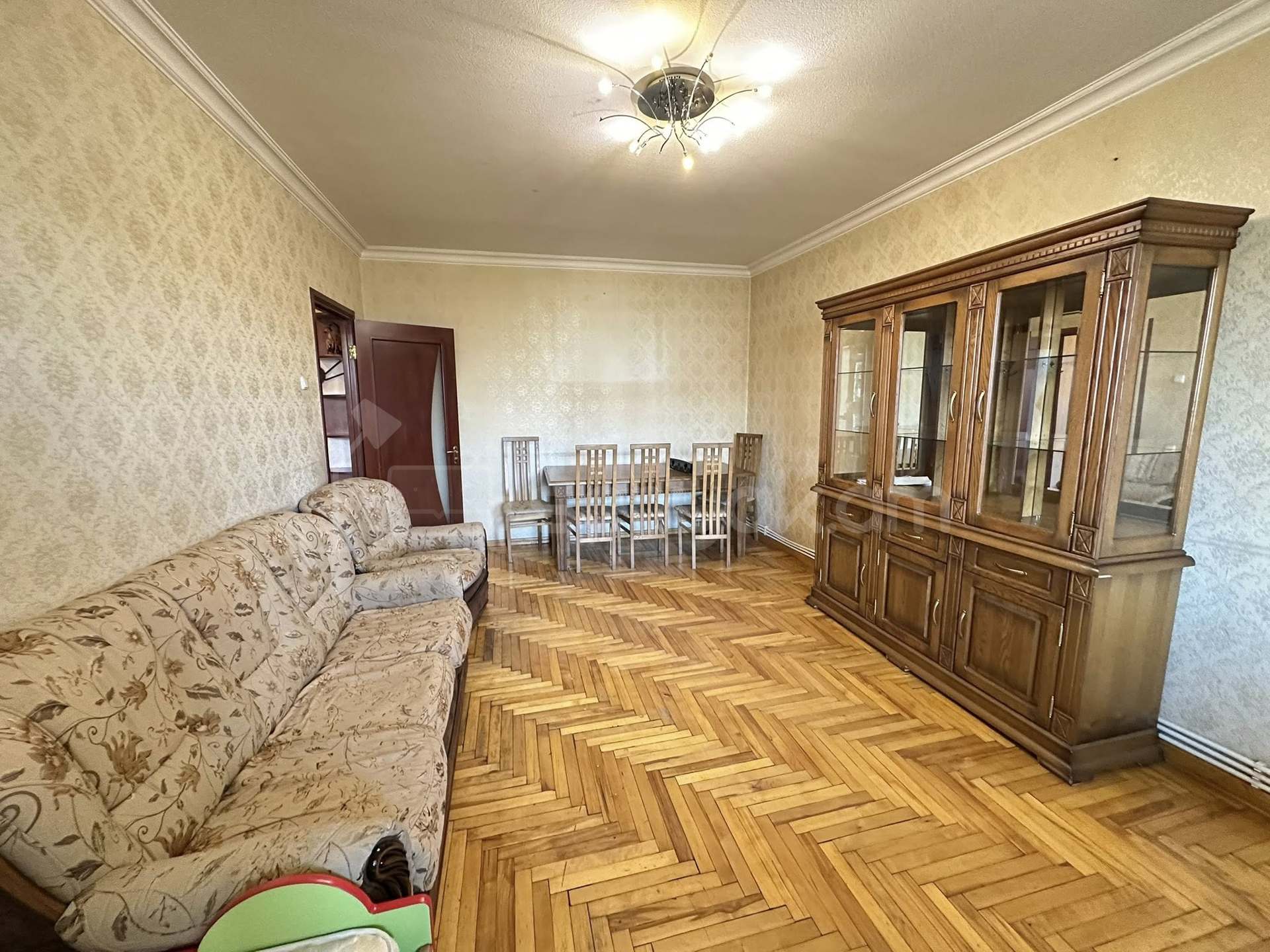 3 Սենյականոց Բնակարան, 80քմ, 8/9 հարկ, Նորմալ Վիճակում