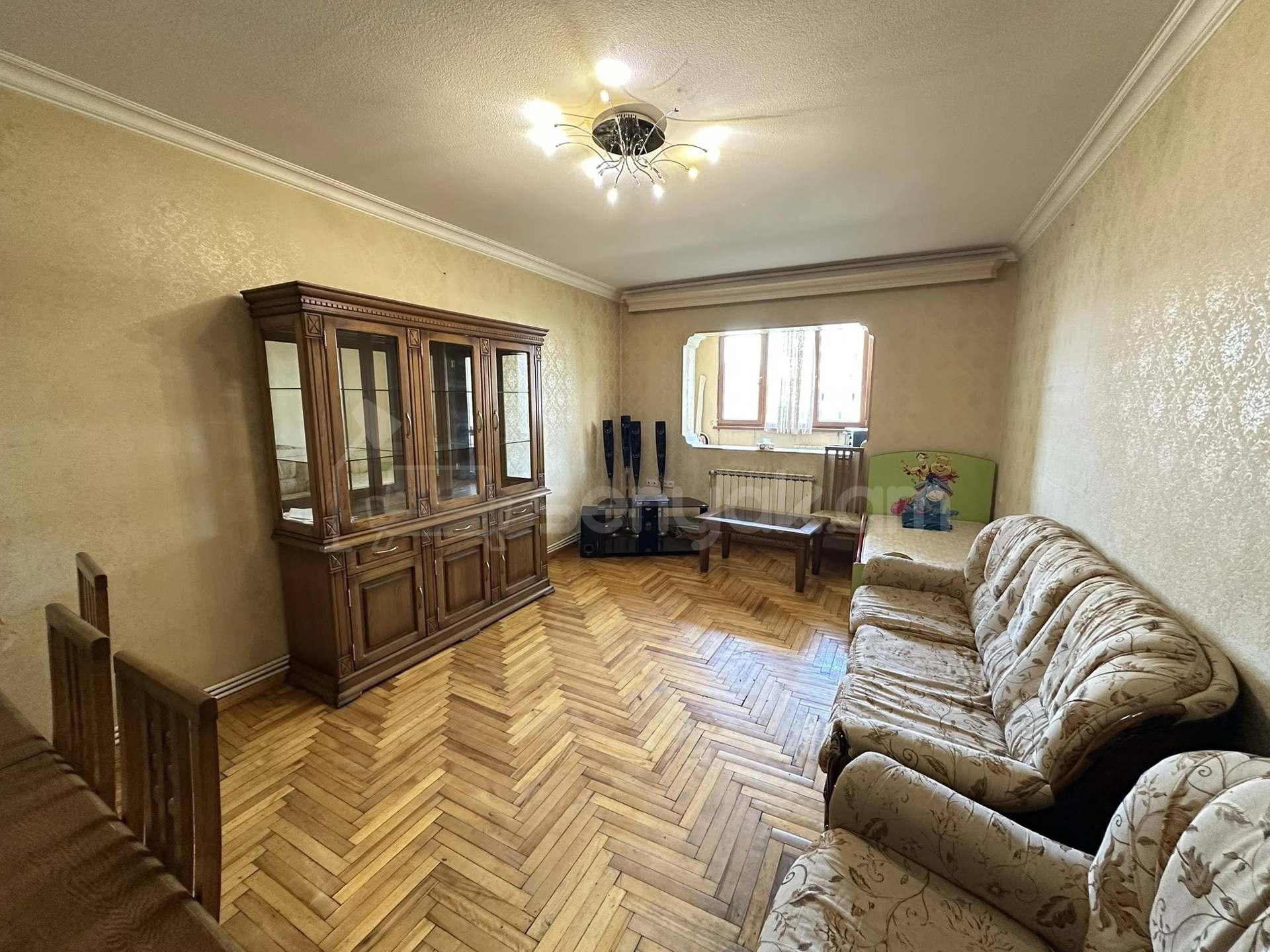 3 Սենյականոց Բնակարան, 80քմ, 8/9 հարկ, Նորմալ Վիճակում