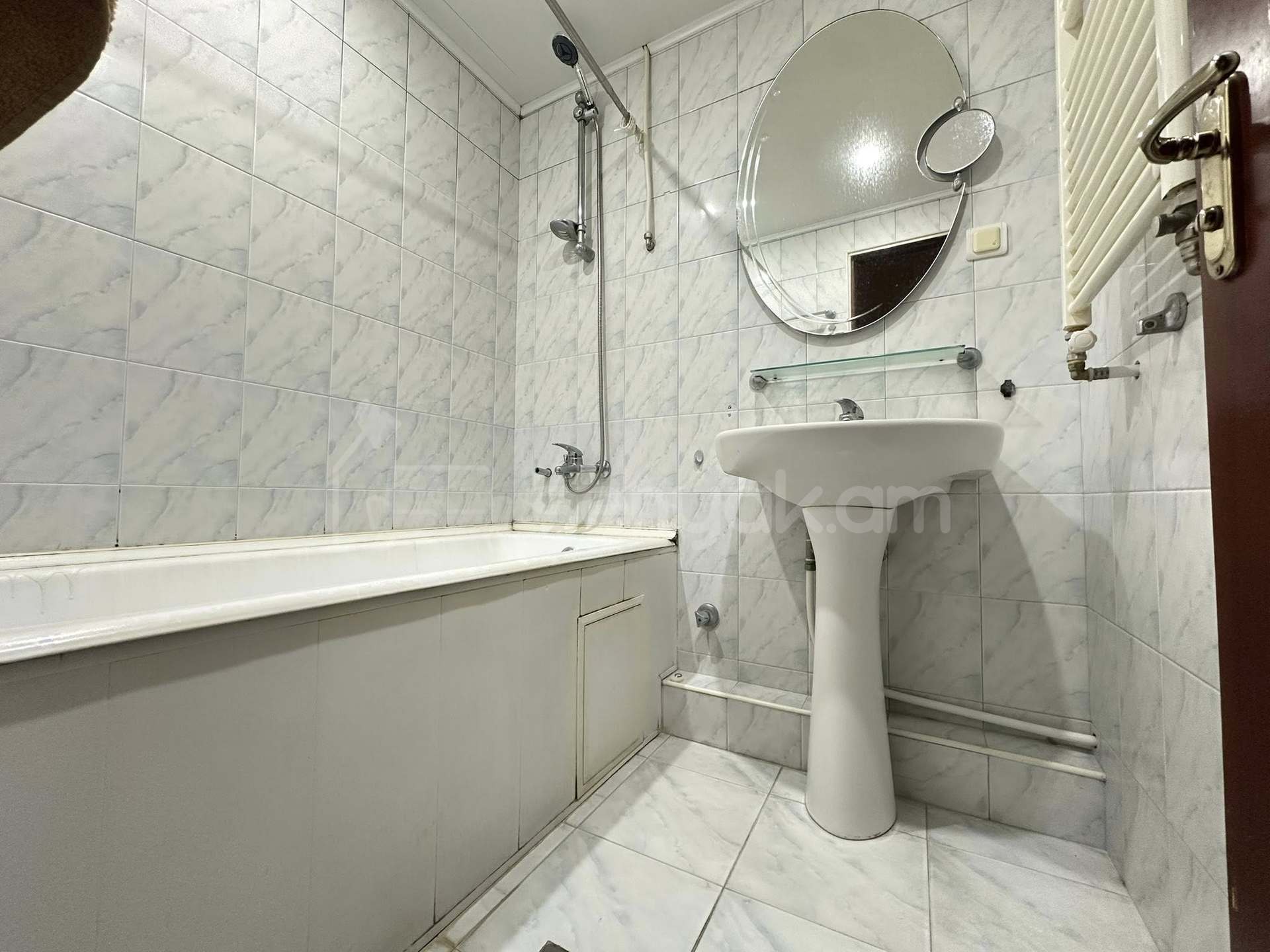 3 Սենյականոց Բնակարան, 80քմ, 8/9 հարկ, Նորմալ Վիճակում