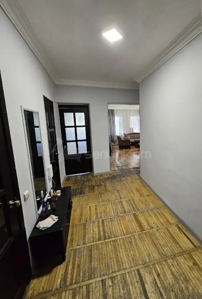 3 Սենյականոց Բնակարան, 98քմ, 9/13 հարկ, Նորմալ Վիճակում