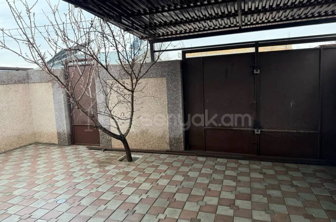 2 Սենյականոց Սեփական Տուն, 79քմ, Կապիտալ Վերանորոգված, Ավտոտնակով