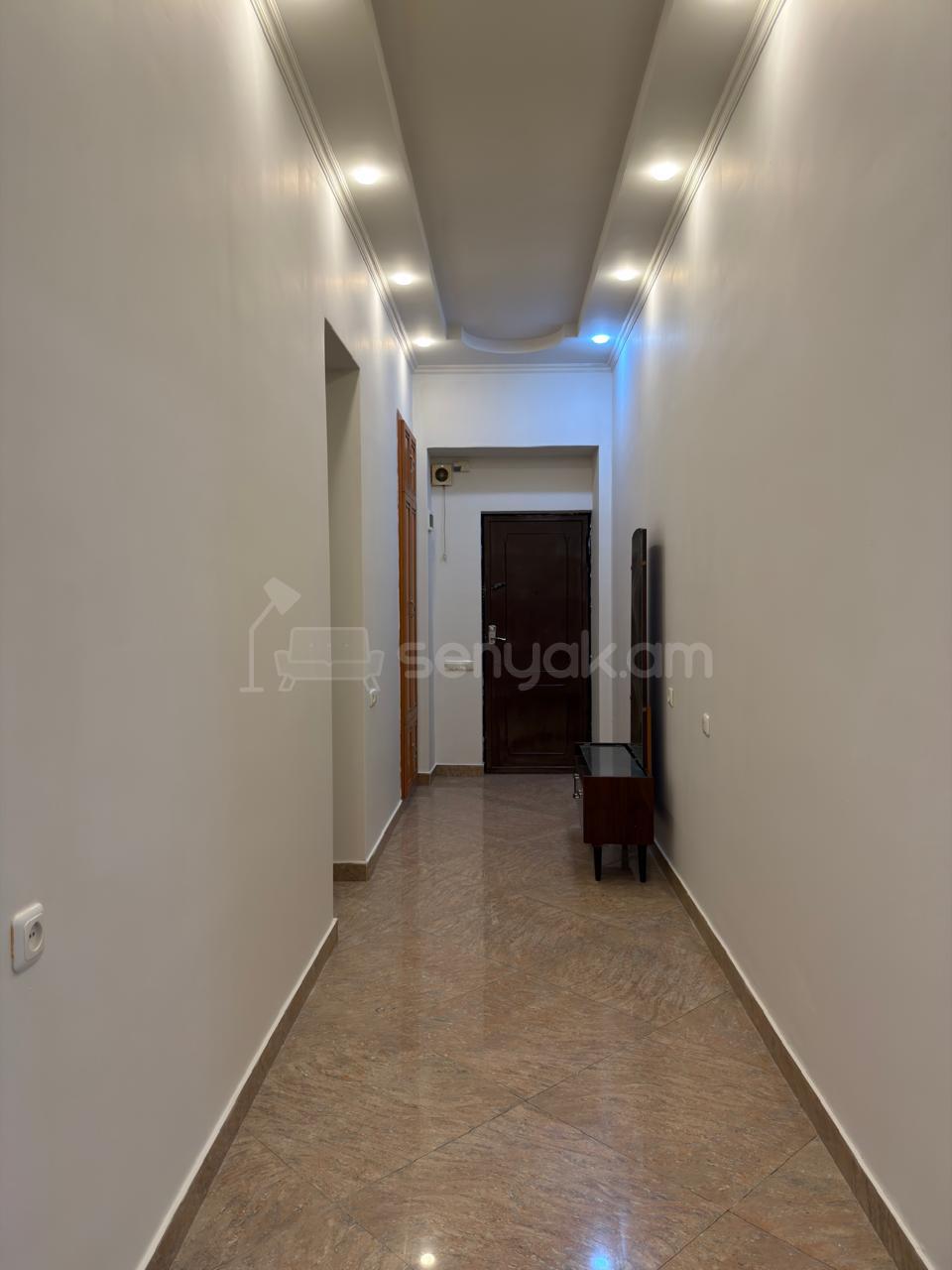 2 Սենյականոց Բնակարան Քարե Շենքում, 67քմ, 1/3 հարկ, Կապիտալ Վերանորոգված
