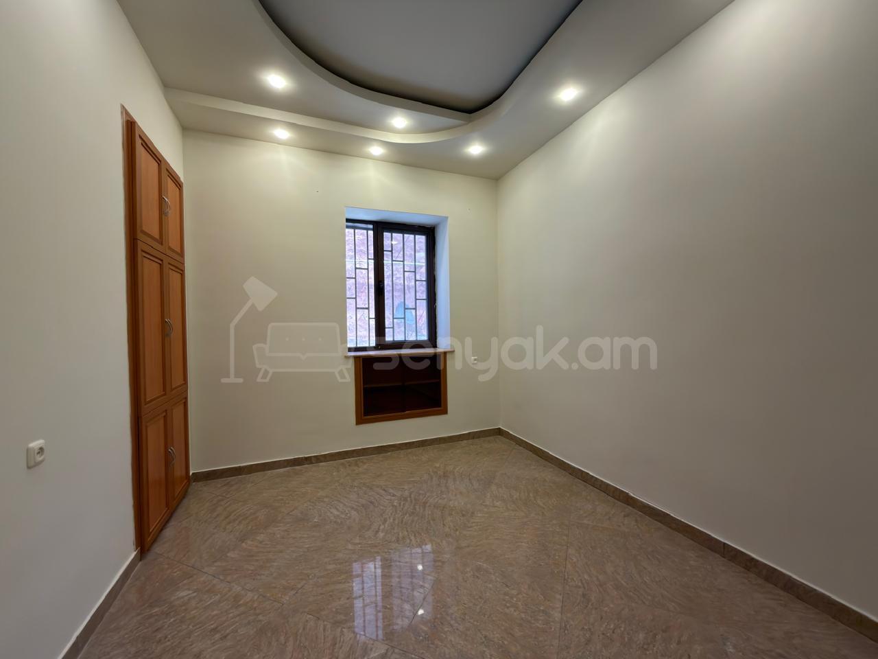 2 Սենյականոց Բնակարան Քարե Շենքում, 67քմ, 1/3 հարկ, Կապիտալ Վերանորոգված