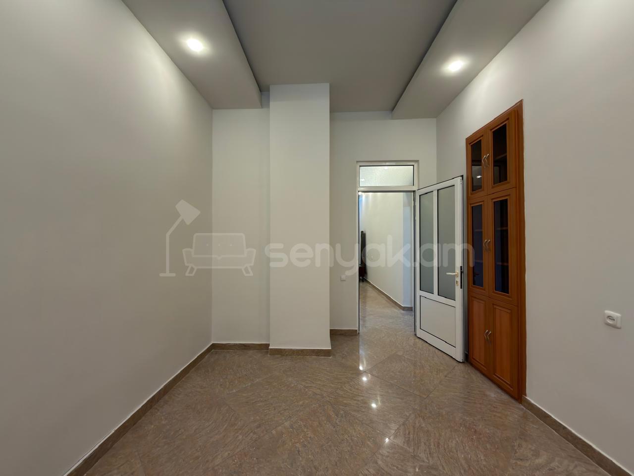 2 Սենյականոց Բնակարան Քարե Շենքում, 67քմ, 1/3 հարկ, Կապիտալ Վերանորոգված