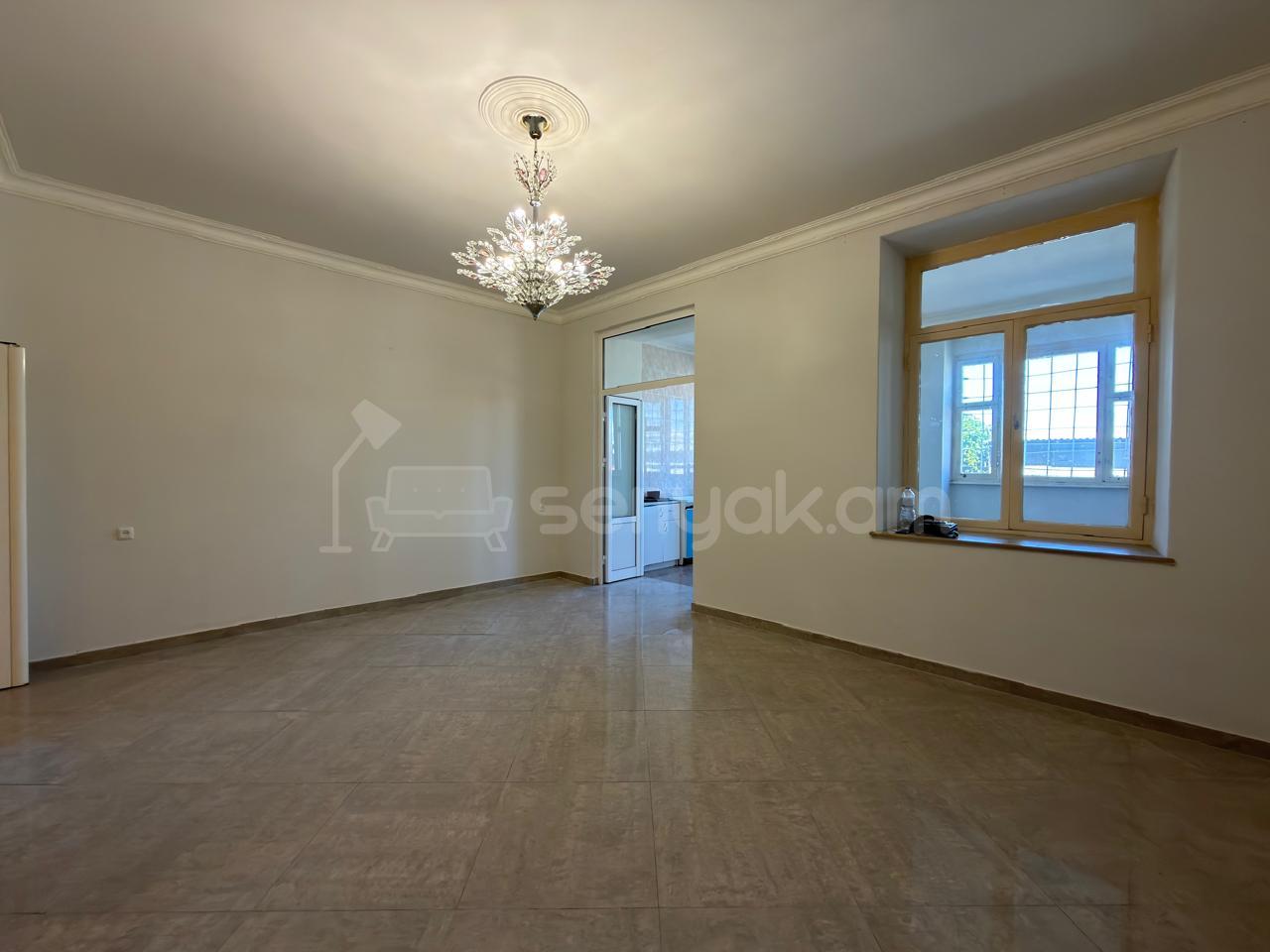 2 Սենյականոց Բնակարան Քարե Շենքում, 67քմ, 1/3 հարկ, Կապիտալ Վերանորոգված