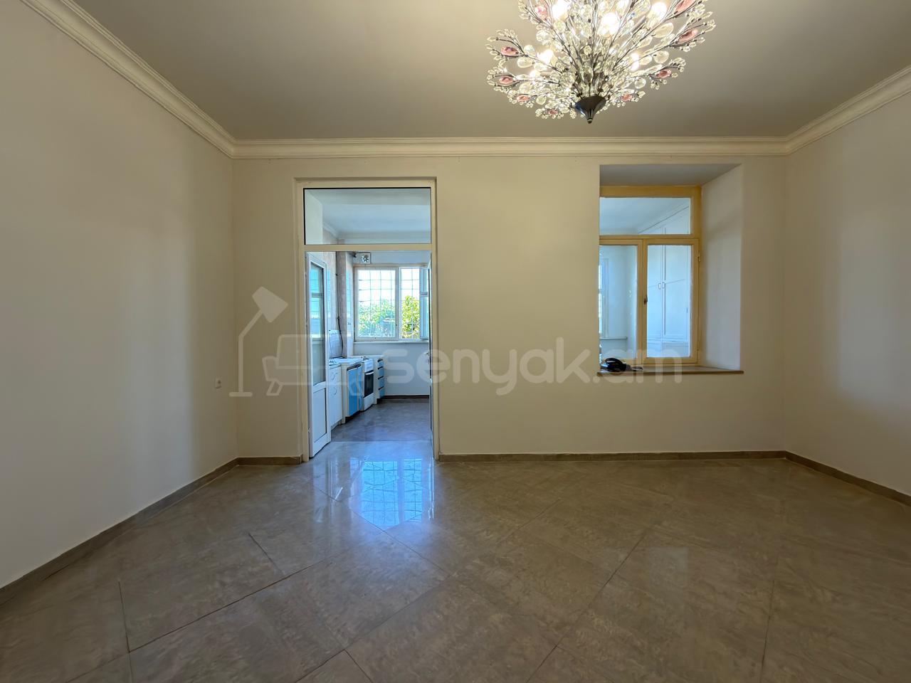 2 Սենյականոց Բնակարան Քարե Շենքում, 67քմ, 1/3 հարկ, Կապիտալ Վերանորոգված