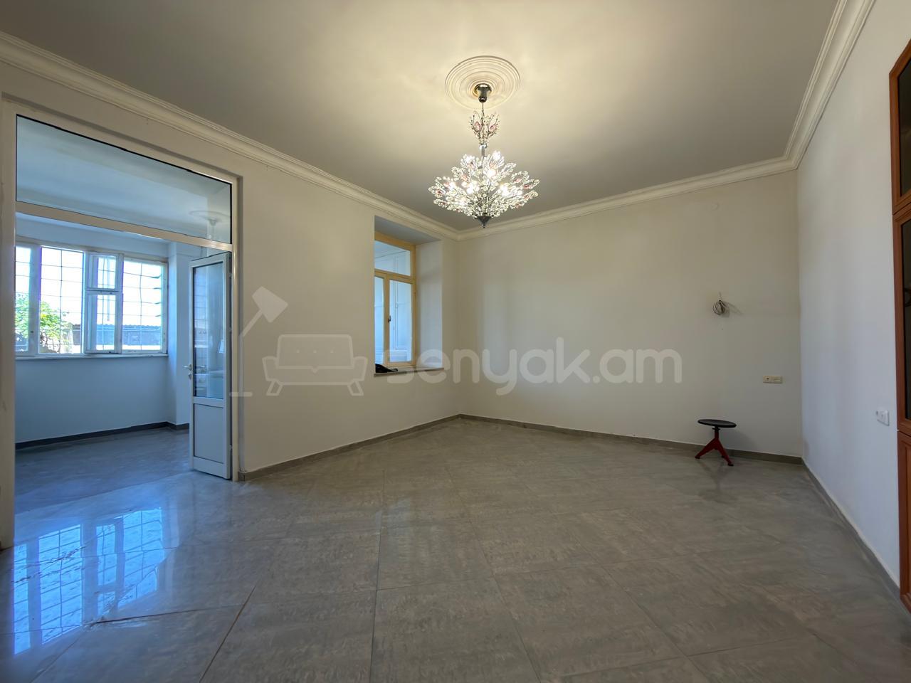 2 Սենյականոց Բնակարան Քարե Շենքում, 67քմ, 1/3 հարկ, Կապիտալ Վերանորոգված