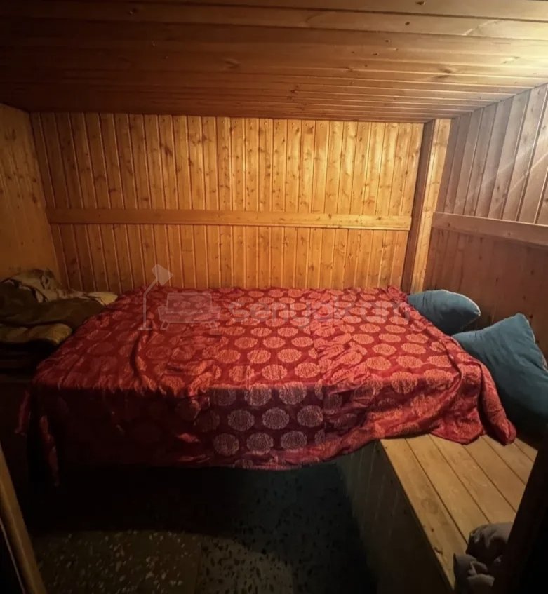 1 Սենյականոց Բնակարան Քարե Շենքում, 30քմ, 1/1 հարկ, Նորմալ Վիճակում, Կահավորված