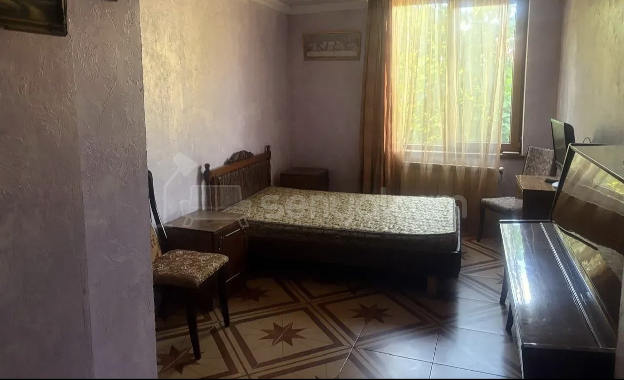 3 Սենյականոց Բնակարան Քարե Շենքում, 69քմ, 1/1 հարկ, Կապիտալ Վերանորոգված, Կահավորված