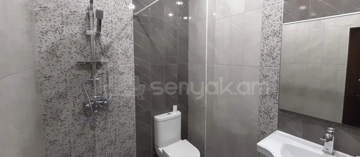 4 Սենյականոց Բնակարան Քարե Շենքում, 100քմ, 8/9 հարկ, Կապիտալ Վերանորոգված, Կահավորված