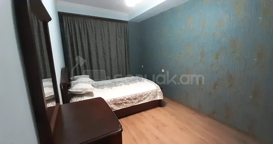 4 Սենյականոց Բնակարան Քարե Շենքում, 100քմ, 8/9 հարկ, Կապիտալ Վերանորոգված, Կահավորված