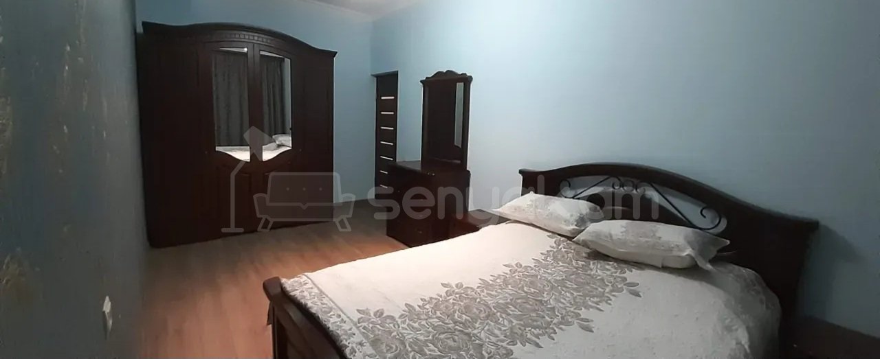 4 Սենյականոց Բնակարան Քարե Շենքում, 100քմ, 8/9 հարկ, Կապիտալ Վերանորոգված, Կահավորված