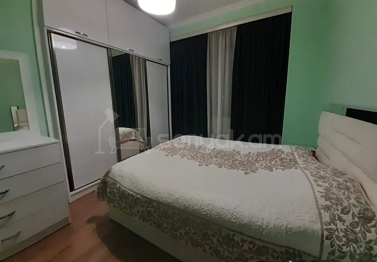 4 Սենյականոց Բնակարան Քարե Շենքում, 100քմ, 8/9 հարկ, Կապիտալ Վերանորոգված, Կահավորված