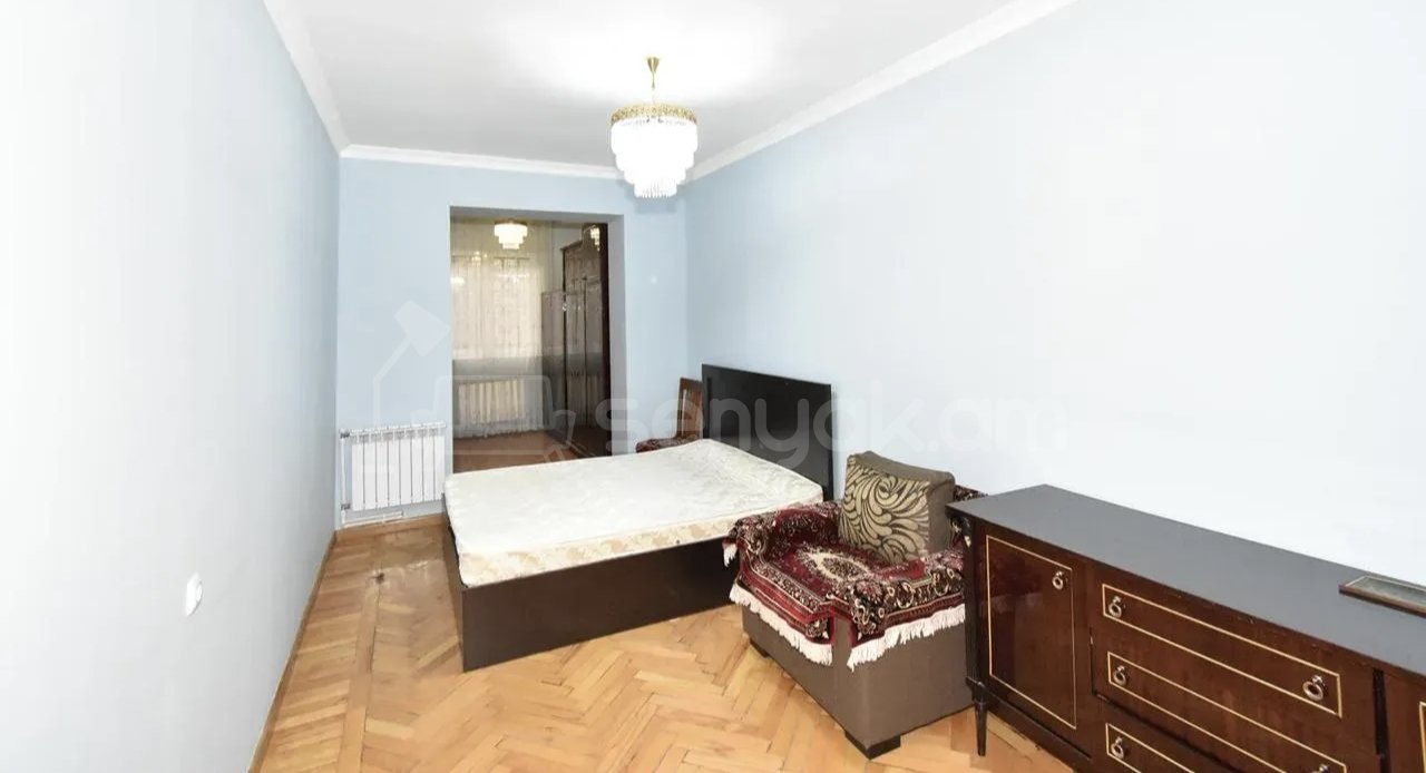 3 Սենյականոց Բնակարան Քարե Շենքում, 72քմ, 1/1 հարկ, Կապիտալ Վերանորոգված, Կահավորված