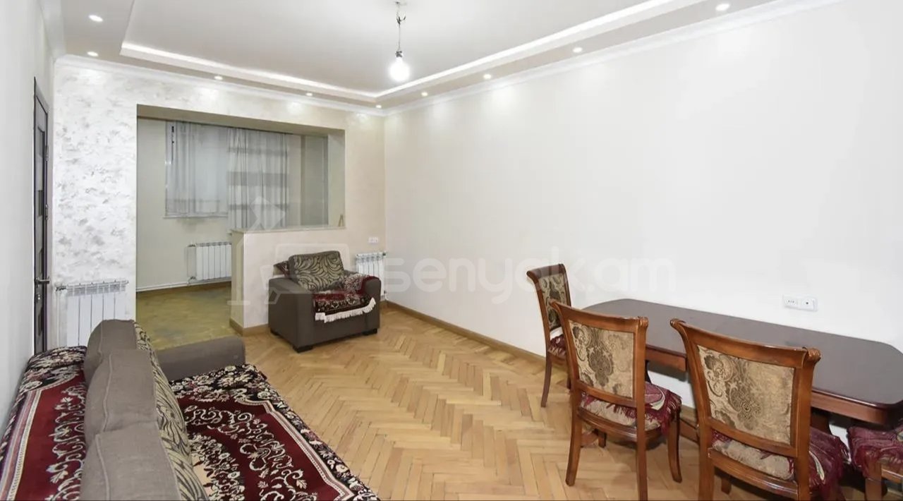 3 Սենյականոց Բնակարան Քարե Շենքում, 72քմ, 1/1 հարկ, Կապիտալ Վերանորոգված, Կահավորված