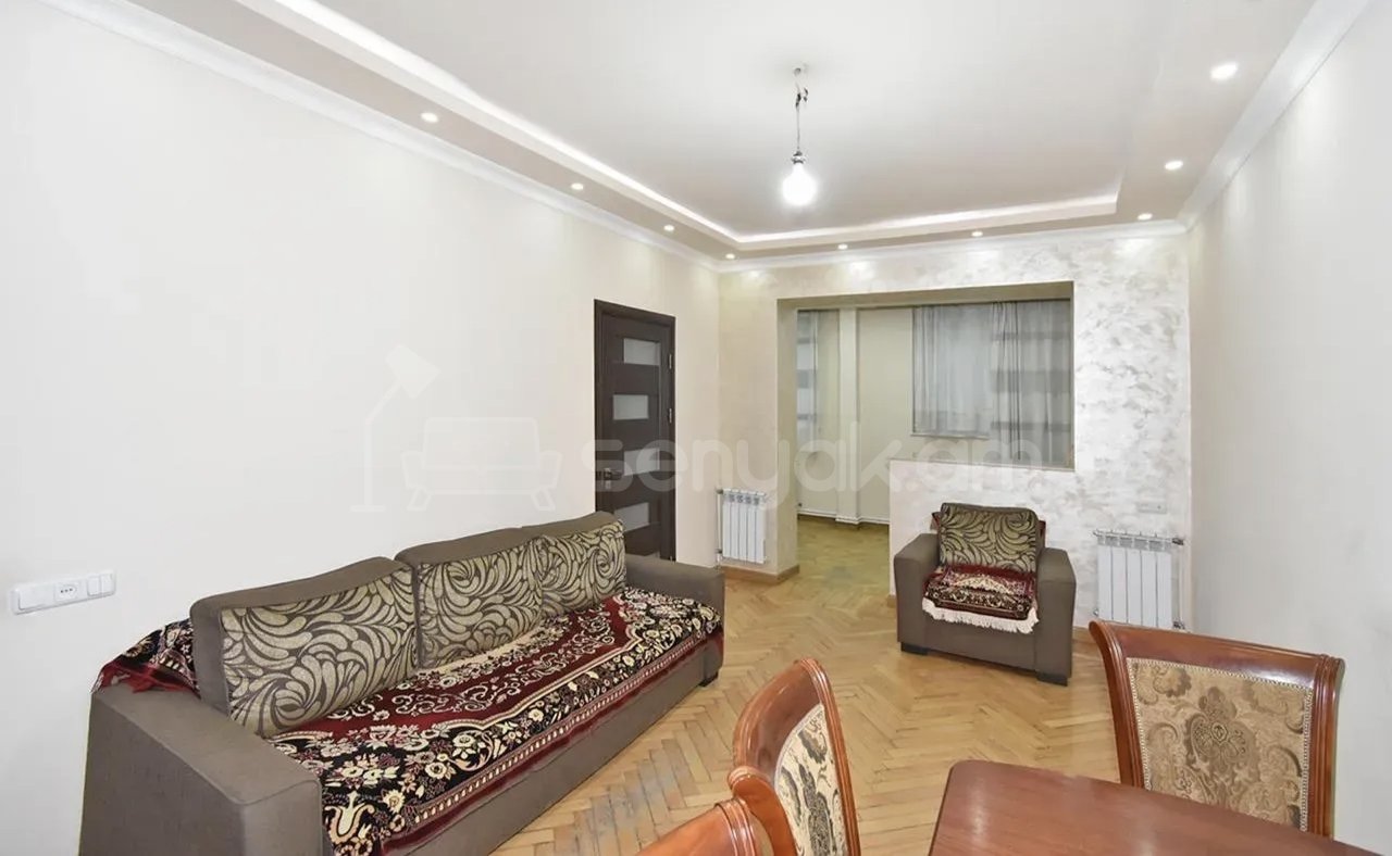 3 Սենյականոց Բնակարան Քարե Շենքում, 72քմ, 1/1 հարկ, Կապիտալ Վերանորոգված, Կահավորված