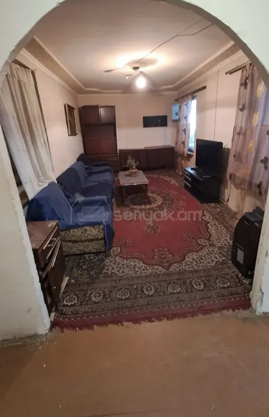 1 Սենյականոց Բնակարան Քարե Շենքում, 34քմ, 1/1 հարկ, Կոսմետիկ Վերանորոգված, Կահավորված