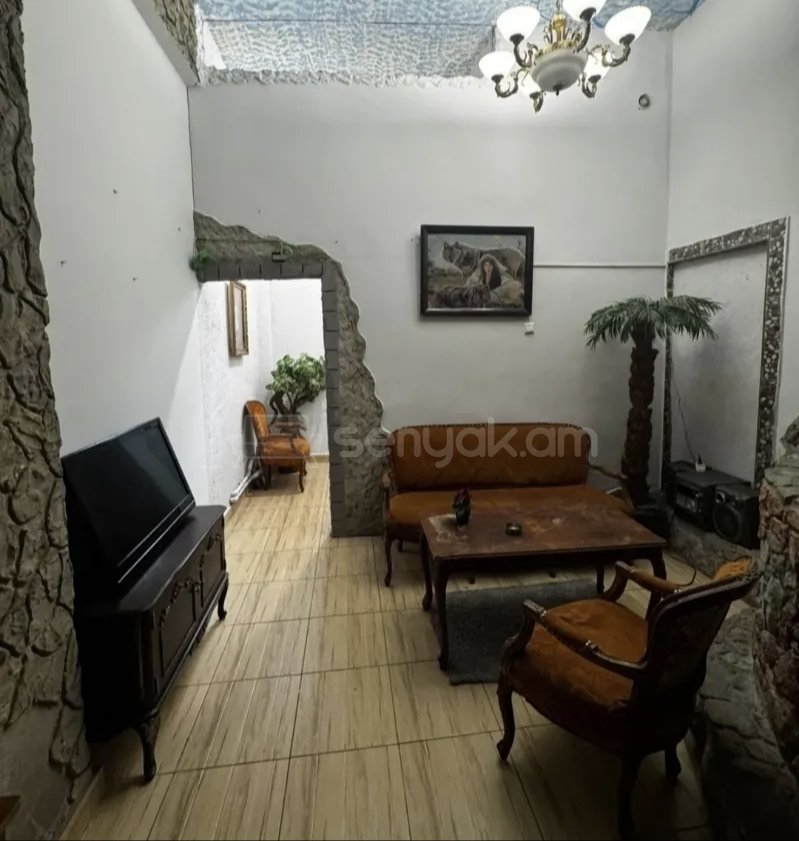 2 Սենյականոց Բնակարան Քարե Շենքում, 45քմ, 1/1 հարկ, Կոսմետիկ Վերանորոգված, Կահավորված