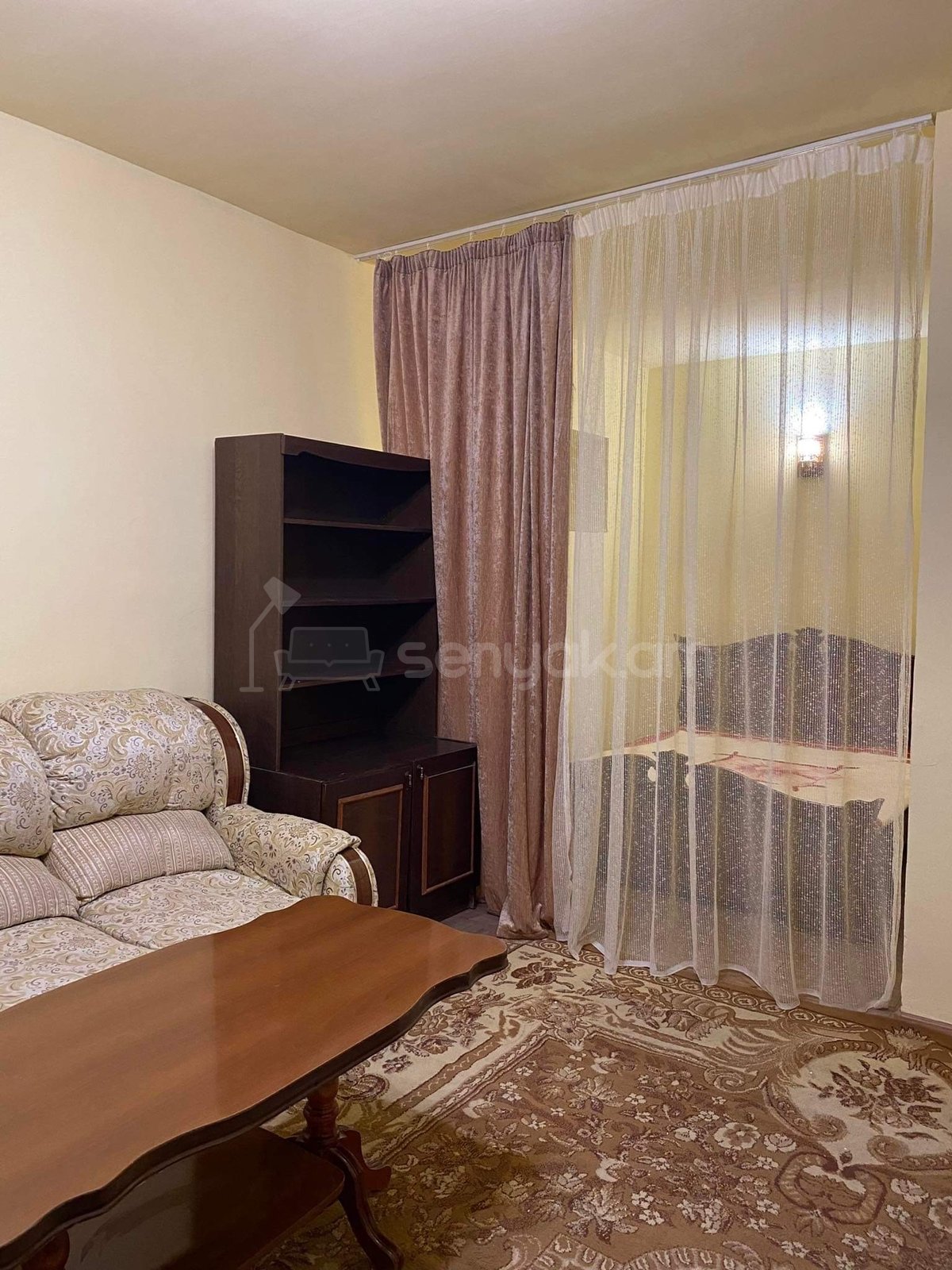 1 Սենյականոց Բնակարան Քարե Շենքում, 47քմ, 4/5 հարկ, Կոսմետիկ Վերանորոգված