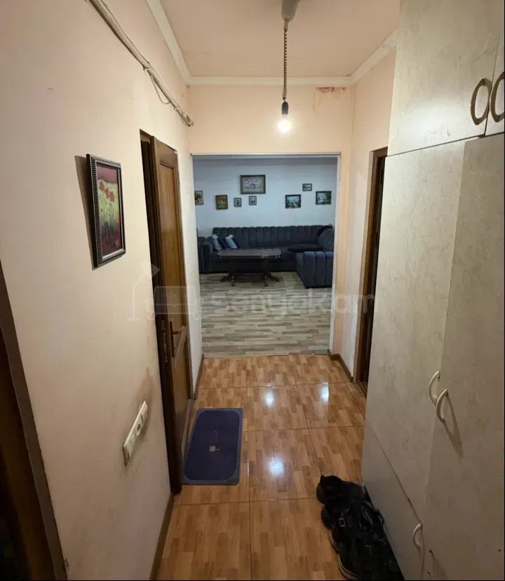 3 Սենյականոց Բնակարան, 58քմ, 5/9 հարկ, Նորմալ Վիճակում