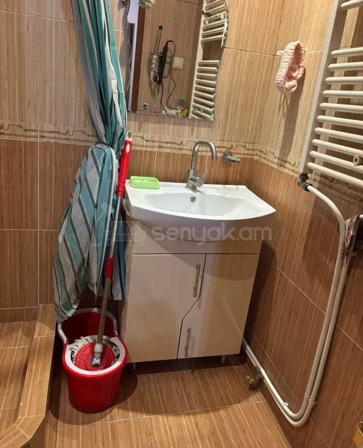 4 Սենյականոց Բնակարան, 75քմ, 9/9 հարկ, Նորմալ Վիճակում