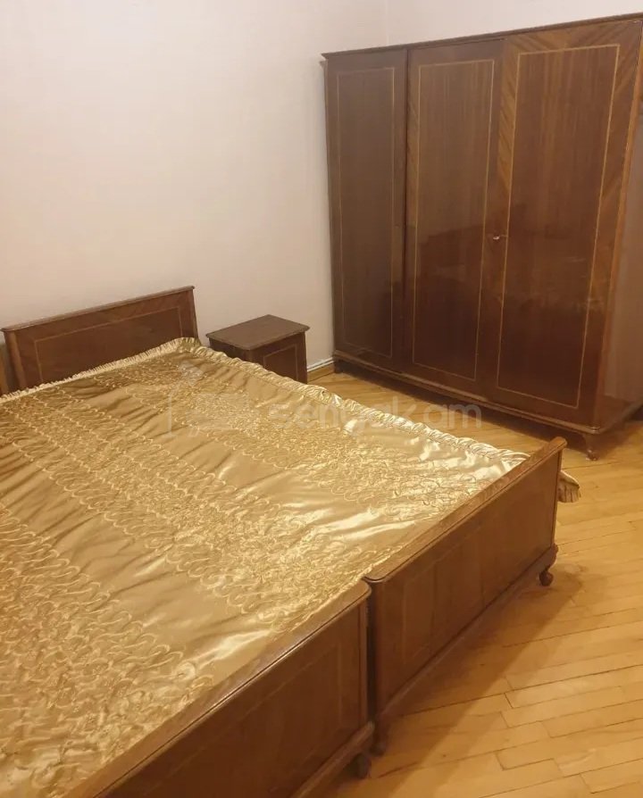 2 Սենյականոց Բնակարան Քարե Շենքում, 62քմ, 4/5 հարկ, Կապիտալ Վերանորոգված, Կահավորված